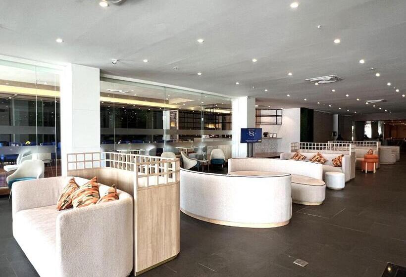 호텔 The Srivaree Airport