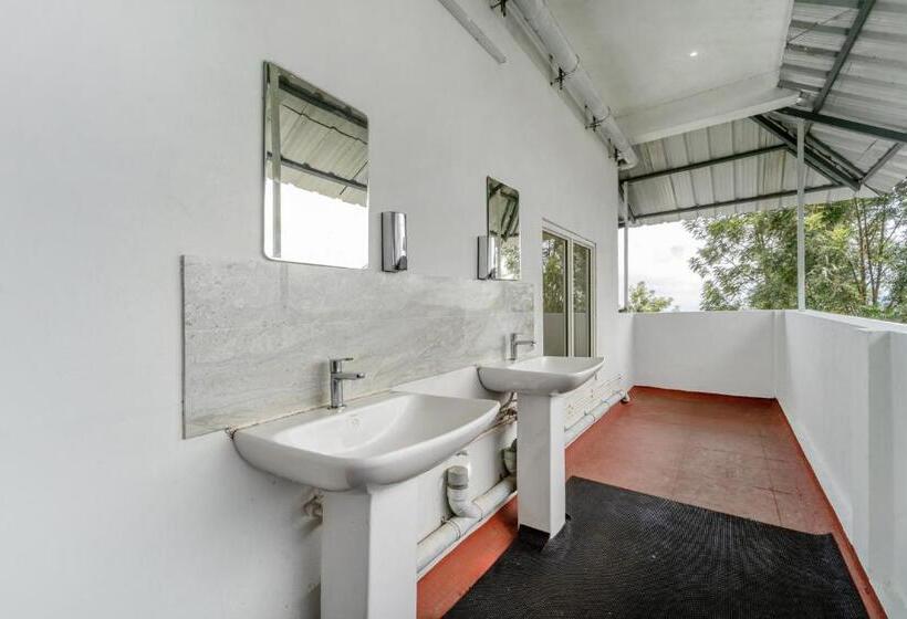 בית מלון כפרי Treebo Windsong Resort Munnar