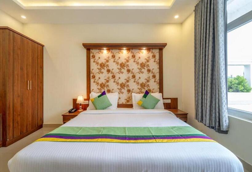 בית מלון כפרי Treebo Windsong Resort Munnar