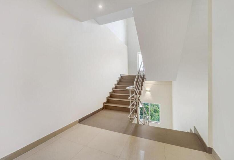 בית מלון כפרי Treebo Windsong Resort Munnar