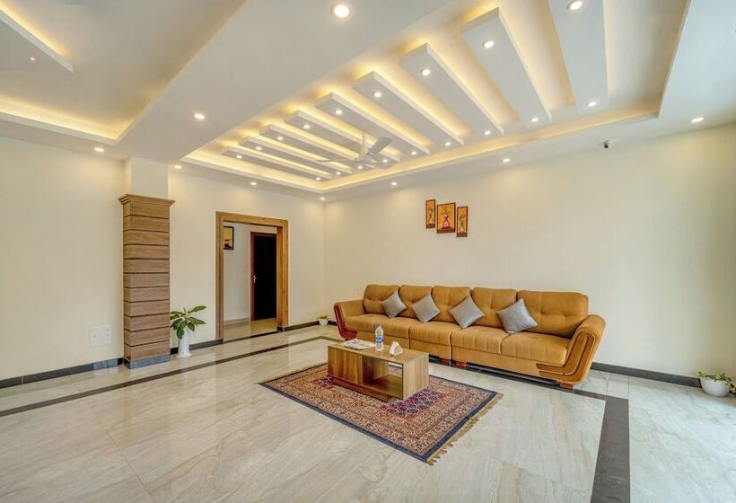 בית מלון כפרי Treebo Windsong Resort Munnar