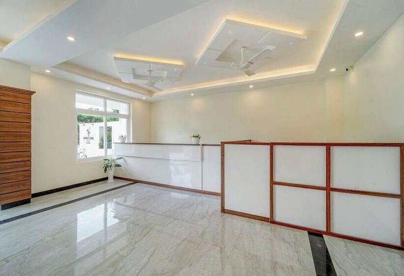 בית מלון כפרי Treebo Windsong Resort Munnar