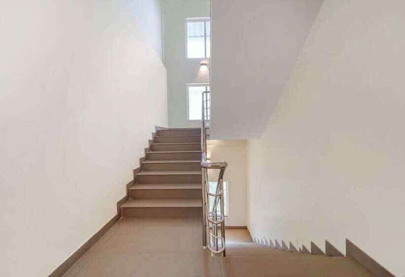 בית מלון כפרי Treebo Windsong Resort Munnar