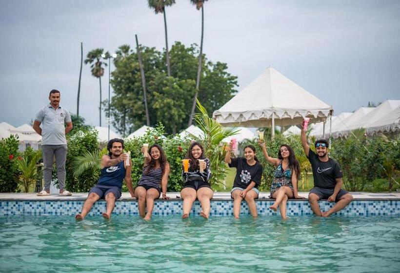 Hotel Unity Holiday Resort   Statue Of Unity