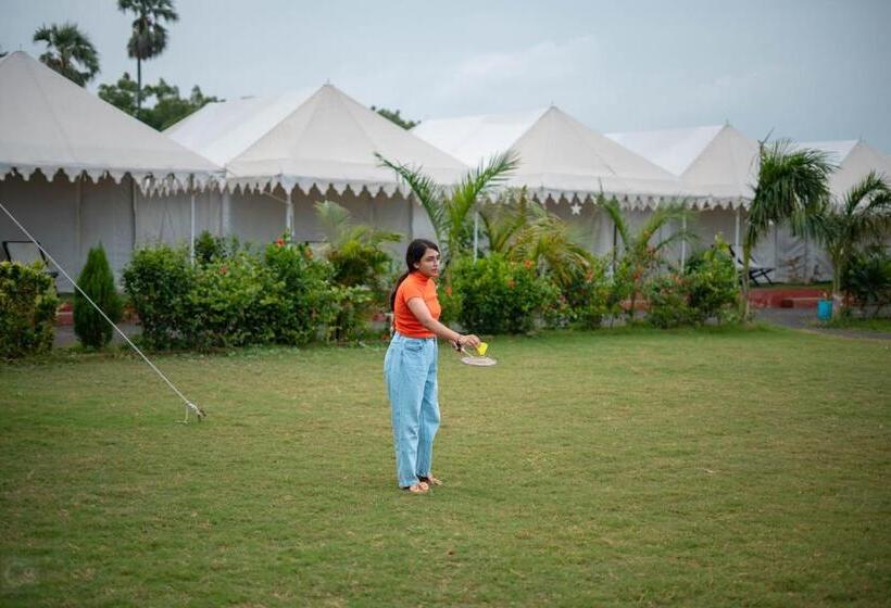 Hotel Unity Holiday Resort   Statue Of Unity