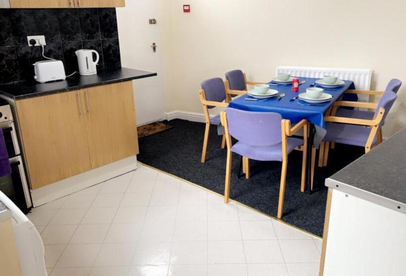 Пансион Budget   Berne Grove