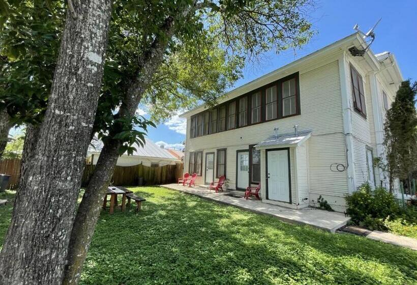 פנסיון Carriage Inn   Cottage