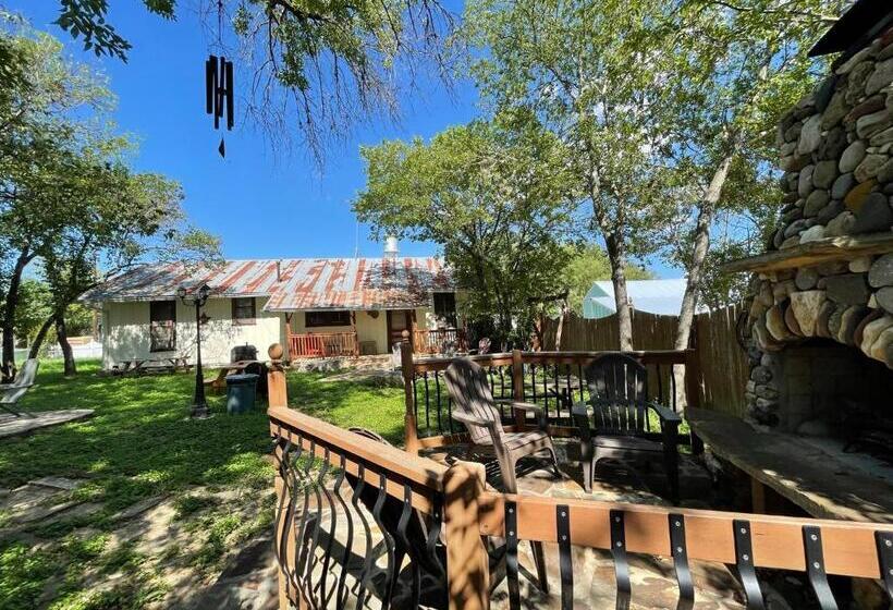 פנסיון Carriage Inn   Cottage