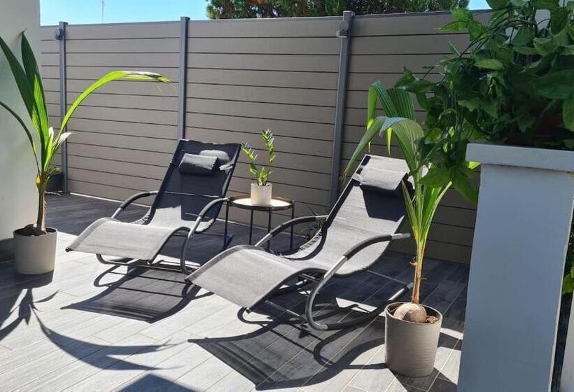 פנסיון Ebony Room Near Airport Cia E Metro