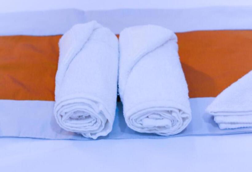 ペンション Happiness Guesthouse