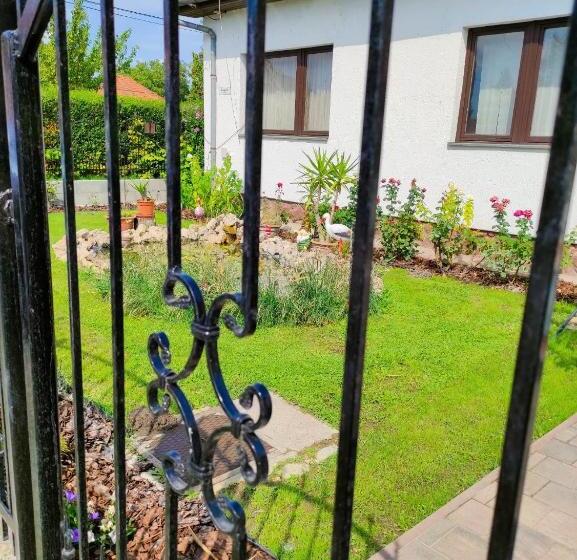 ペンション Piroschka Vendégház Zamárdi