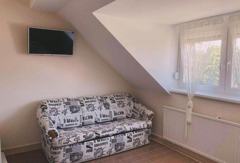 بنسيون Piroschka Vendégház Zamárdi