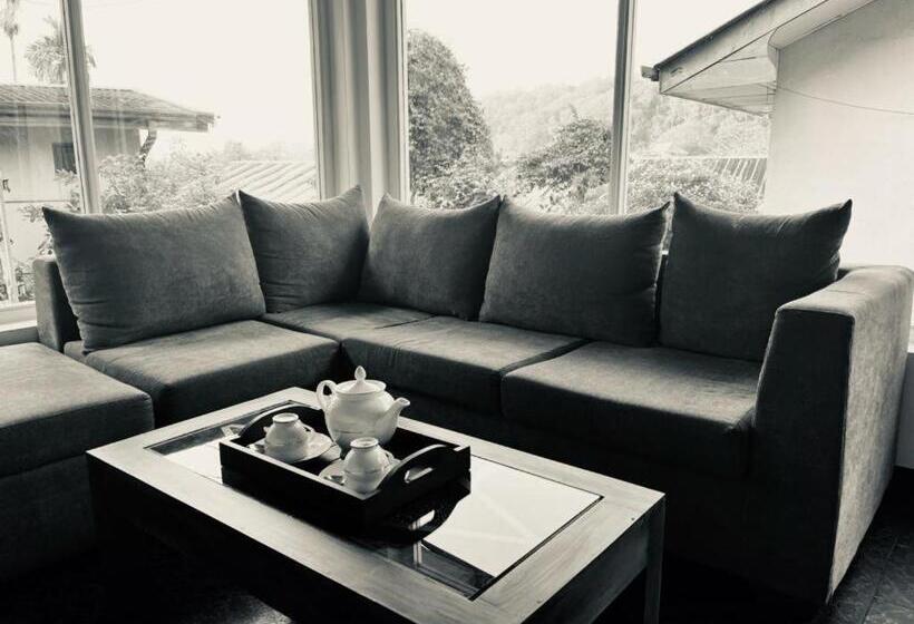 펜션 The Lake Round Guest House