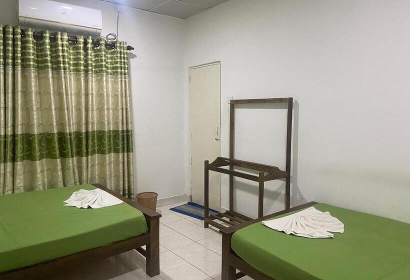 펜션 The Lake Round Guest House