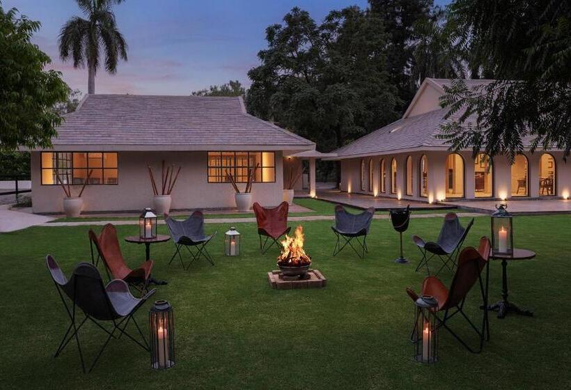 リゾートホテル Am Hotel Kollection, Meerut