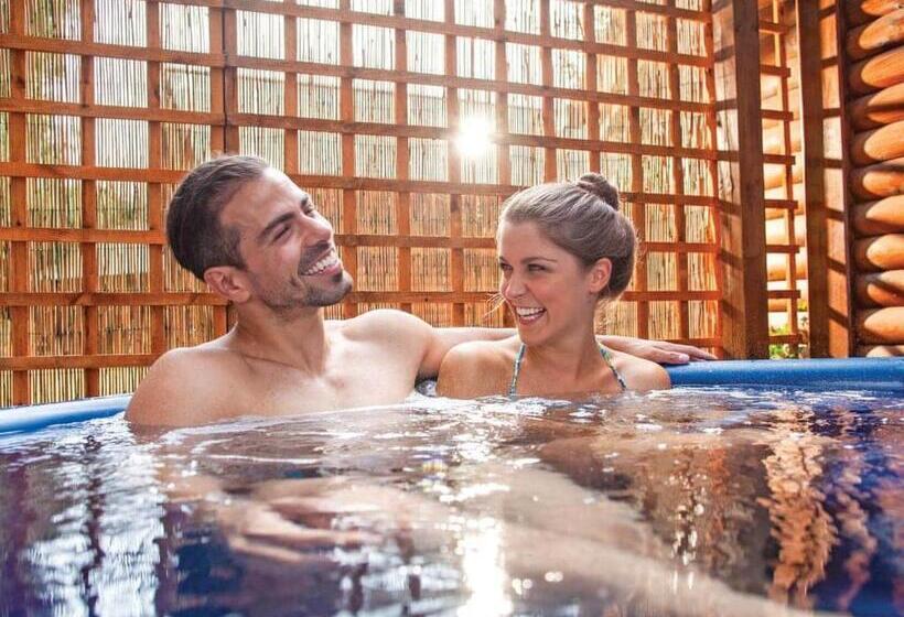 Курорт The Woods At Herons Mead