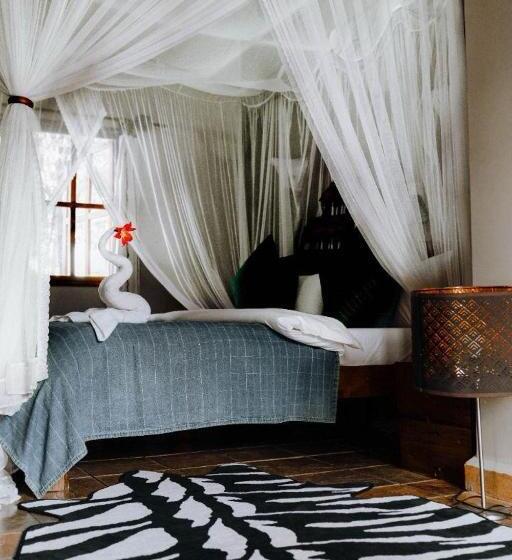 리조트 Weru Weru River Lodge