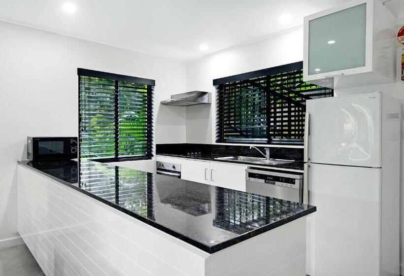 Ultiqa Fiji Palms Beach Resort