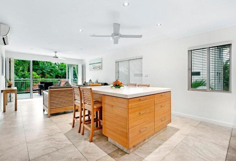 Ultiqa Fiji Palms Beach Resort