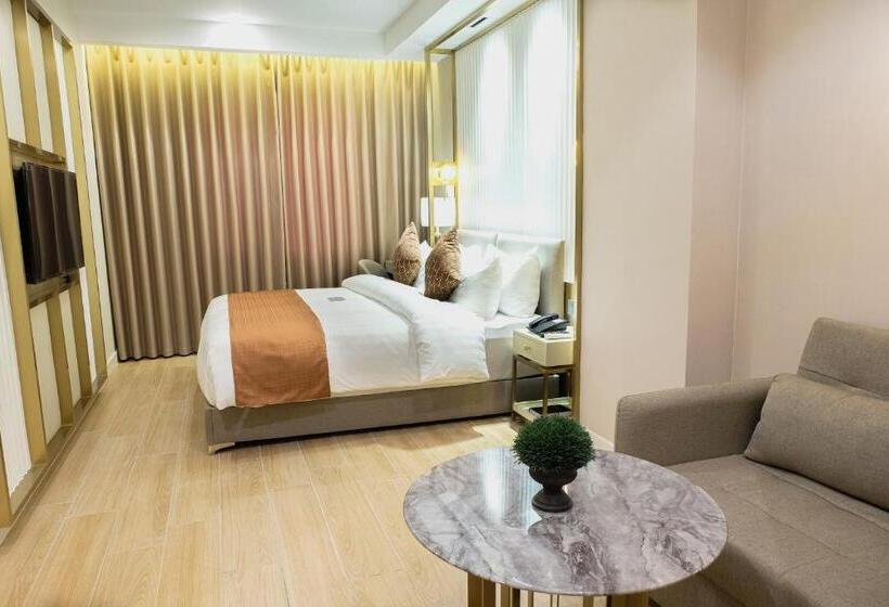 Uma Hotel And Residences