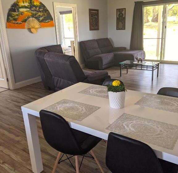 צימר Australian Wildlife At Your Door