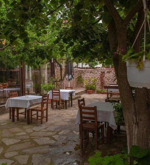 Отель алексова къща