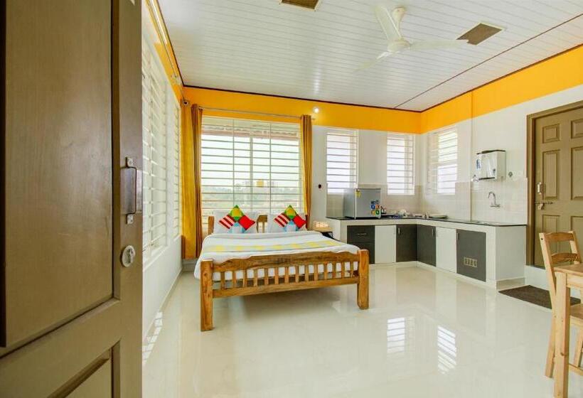 בית מלון כפרי Oyo Safura Residency