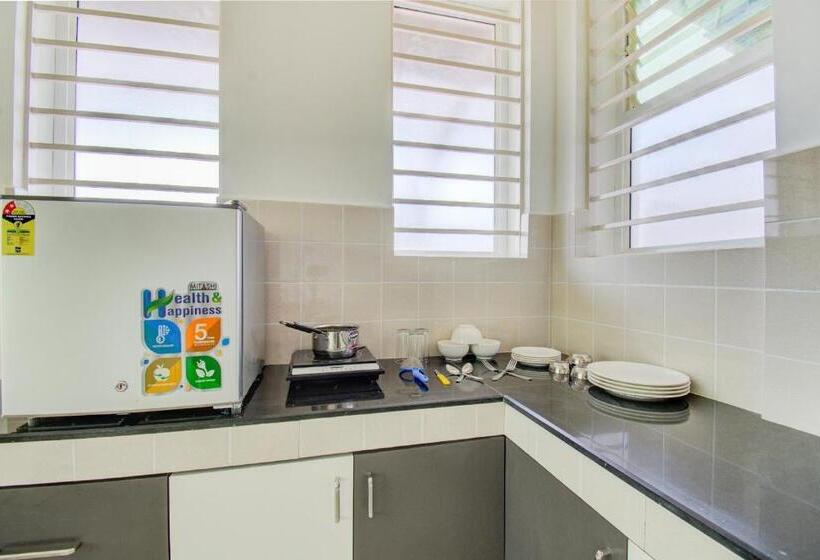 בית מלון כפרי Oyo Safura Residency