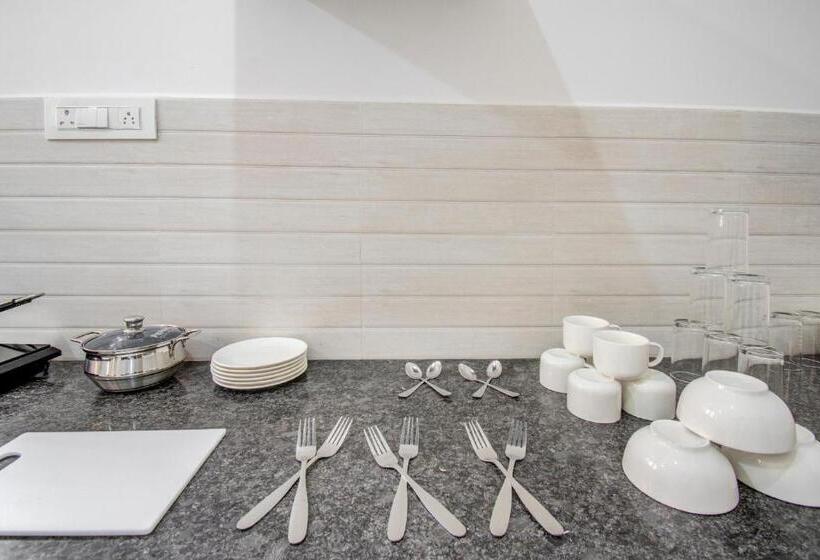 בית מלון כפרי Oyo Safura Residency