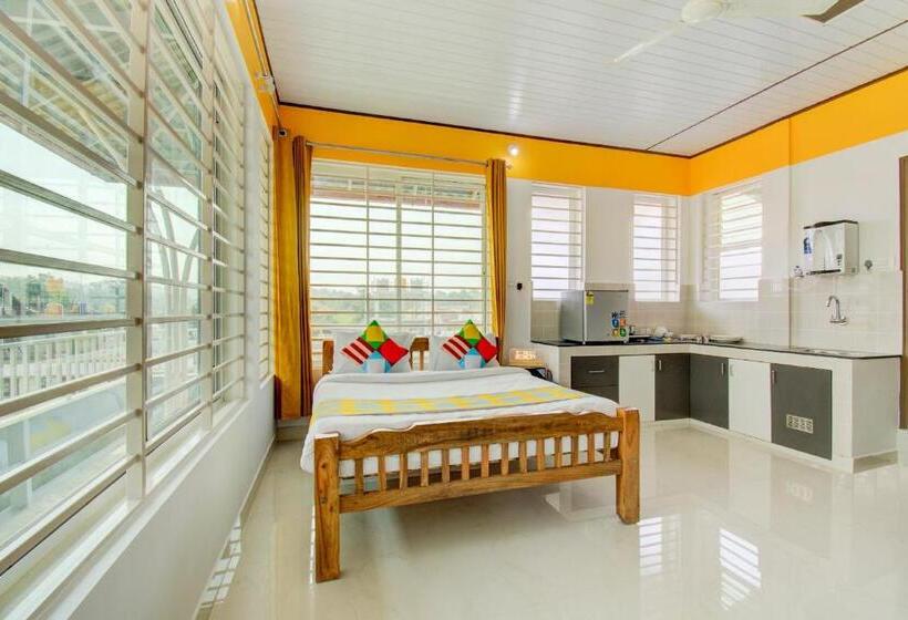 בית מלון כפרי Oyo Safura Residency