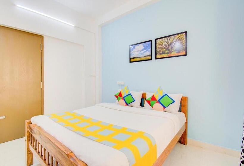 בית מלון כפרי Oyo Safura Residency