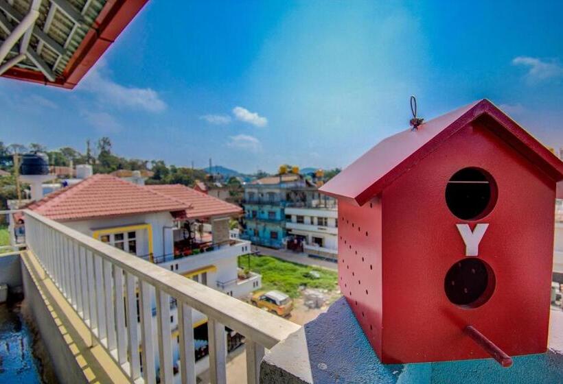 בית מלון כפרי Oyo Safura Residency