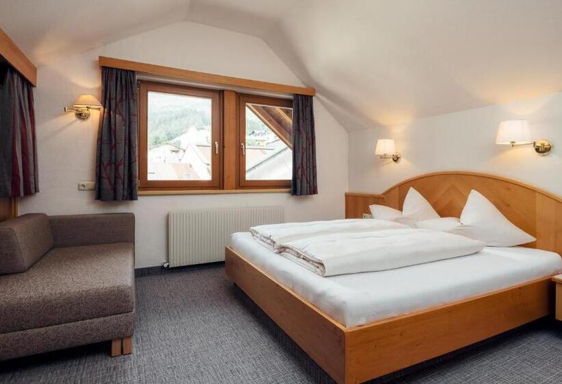 בית מלון כפרי Restaurant Claudia