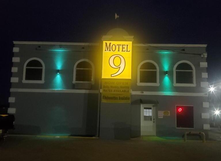 Motel 9