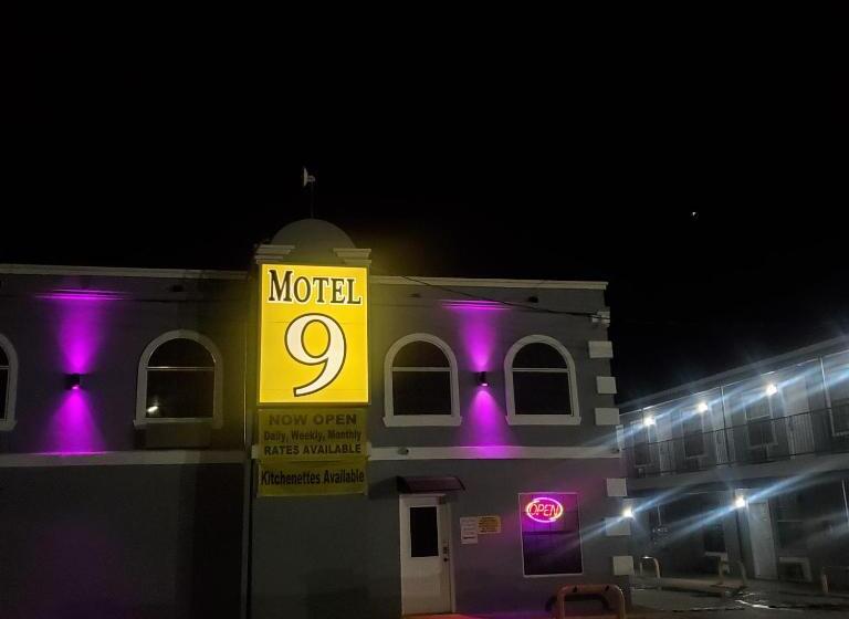 Motel 9
