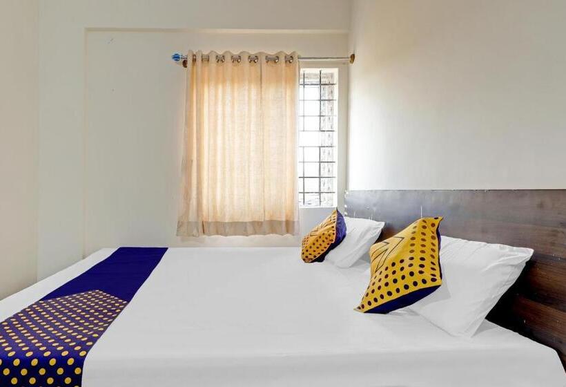 Spot On 78782 Hotel Om Classic