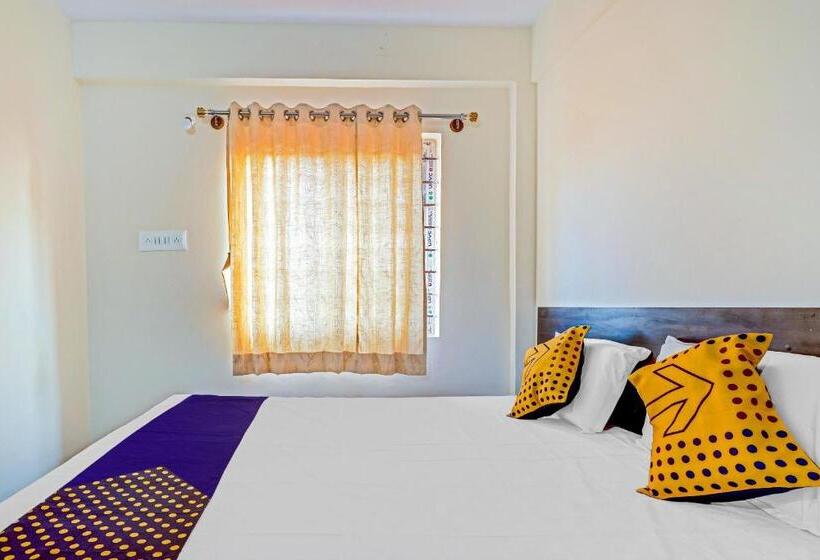 Spot On 78782 Hotel Om Classic