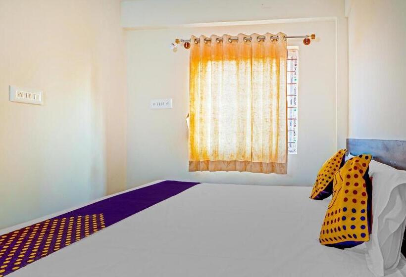 Spot On 78782 Hotel Om Classic