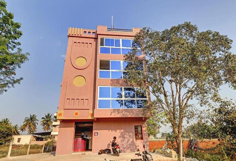 Spot On 78782 Hotel Om Classic