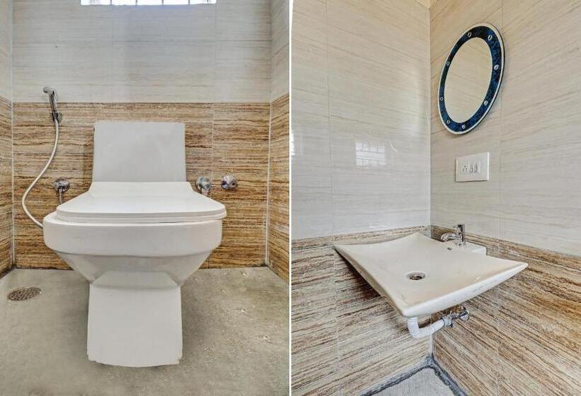 Spot On 78782 Hotel Om Classic