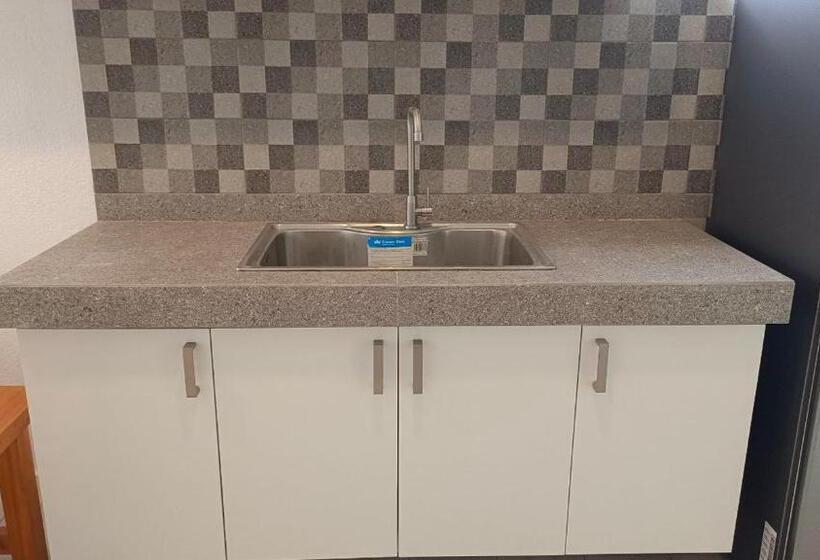 پانسیون 40  Tv Karen  House Tagaytay