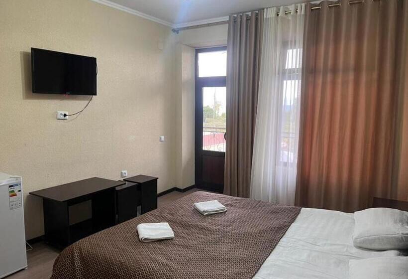 پانسیون Aknur Deluxe