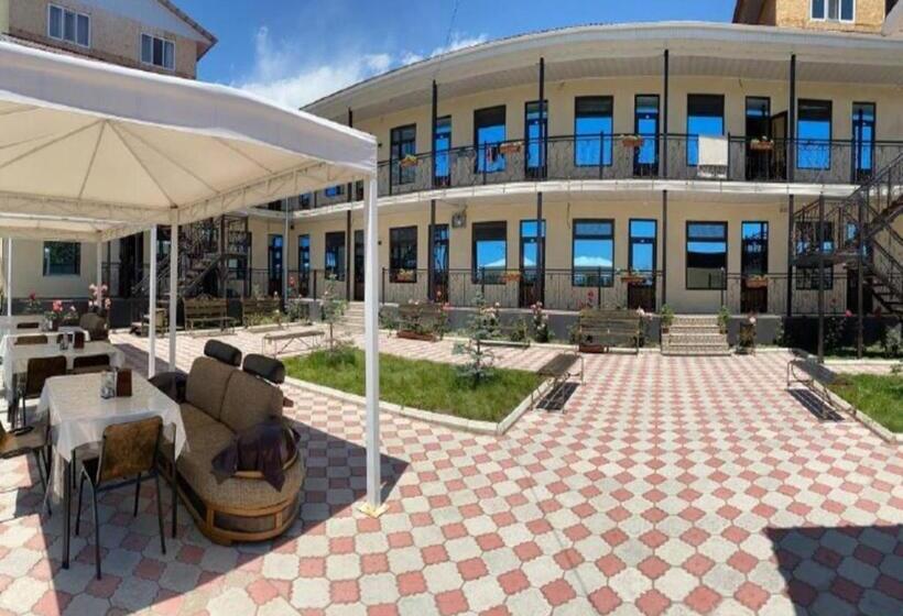 پانسیون Aknur Deluxe