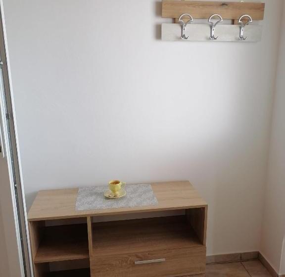 膳宿费 Bcm Family House