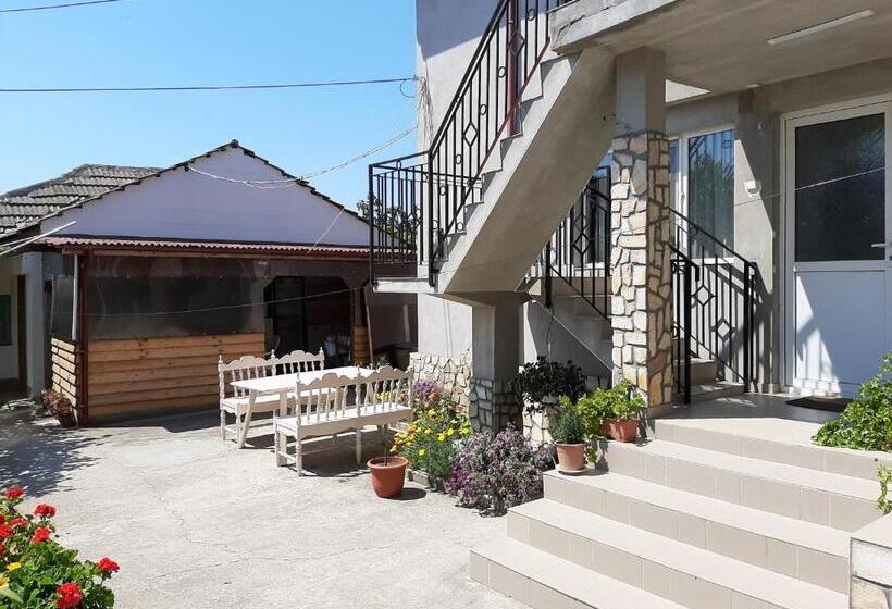 膳宿费 Bcm Family House