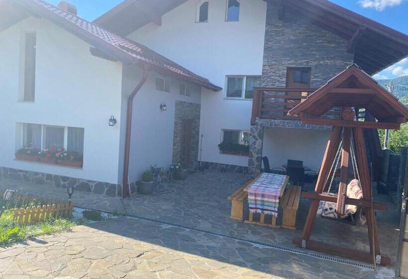 بنسيون Casa Fabian