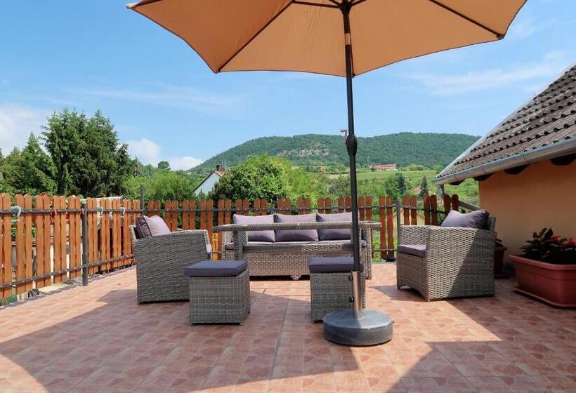 膳宿费 Csanádi Bor  és Vendégház