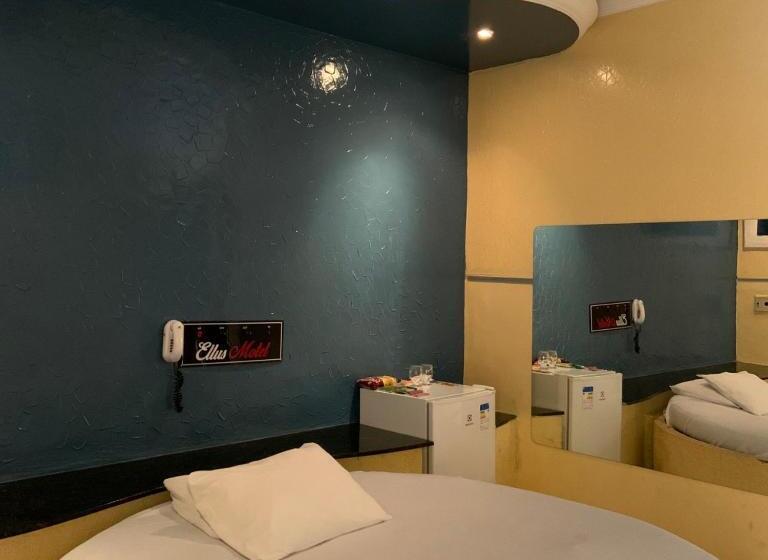 פנסיון Ellus Motel