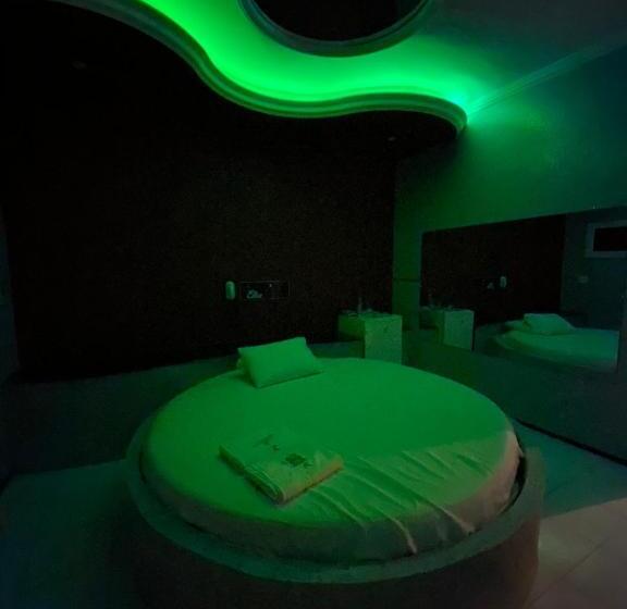 פנסיון Ellus Motel