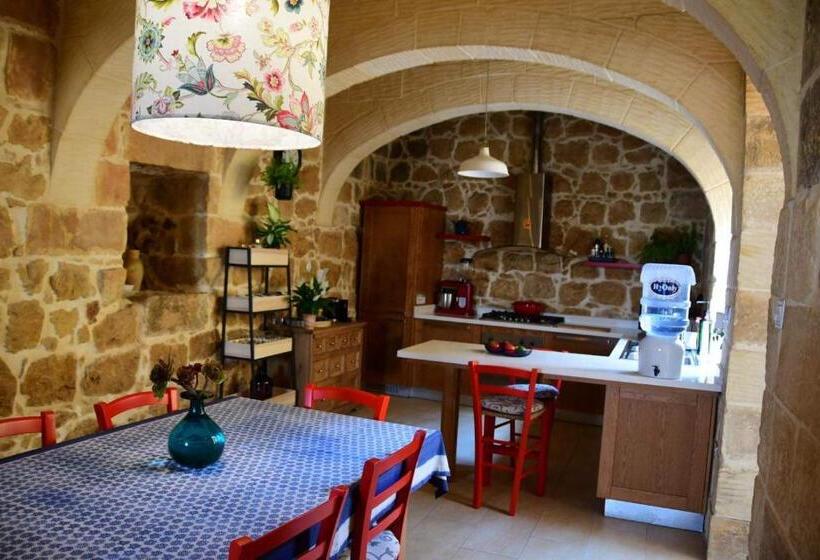 پانسیون Gozo Farmhouse